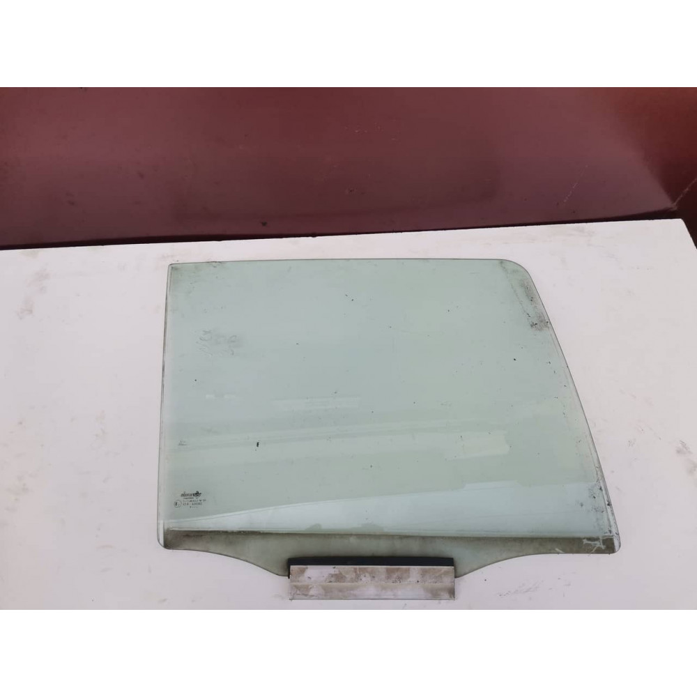 Скло дверей задньої правої Daewoo Nexia(Деу Нексія),90239838