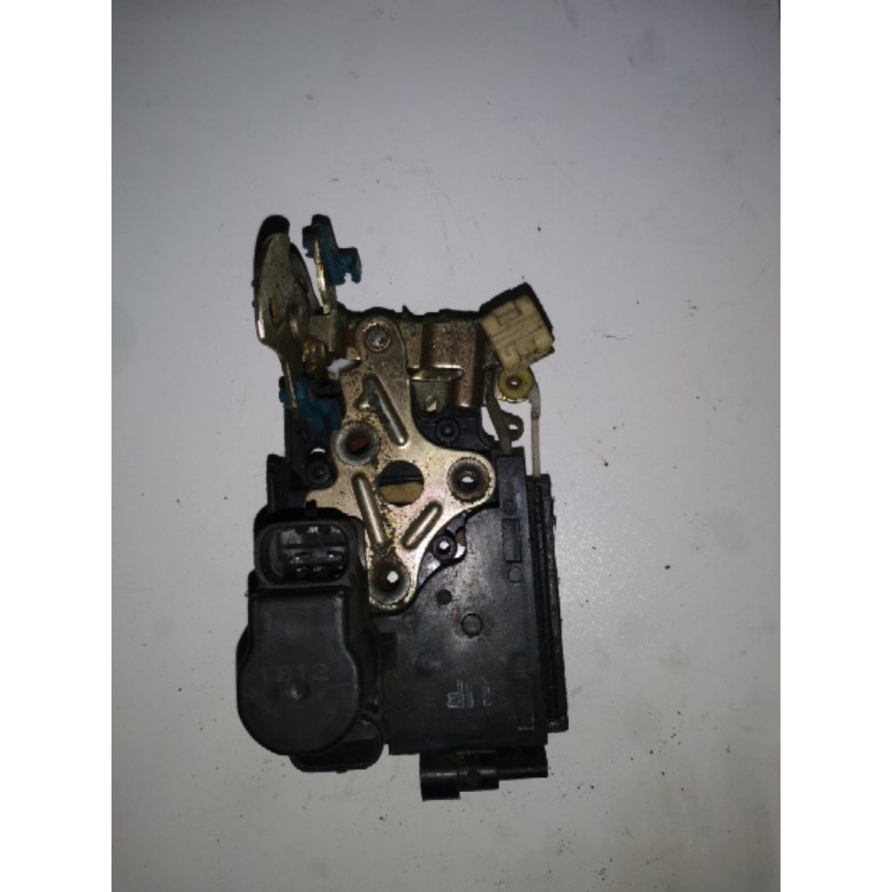 Замок передній правий Chevrolet Tacuma (Шевроле Такума) , 96272644