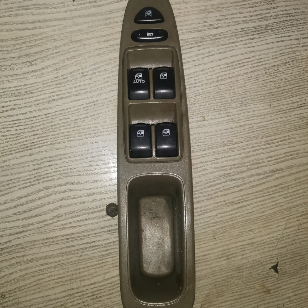 Блок управления стеклоподъемниками Chevrolet Evanda(Шевроле Еванда),612w08910