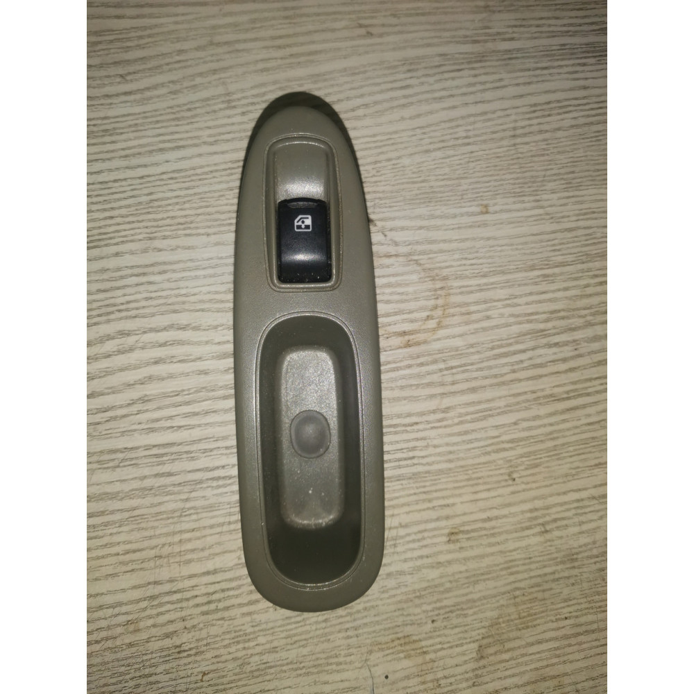 Кнопка склопідйомника задня Chevrolet Evanda (Шевроле Еванда) , 96327940