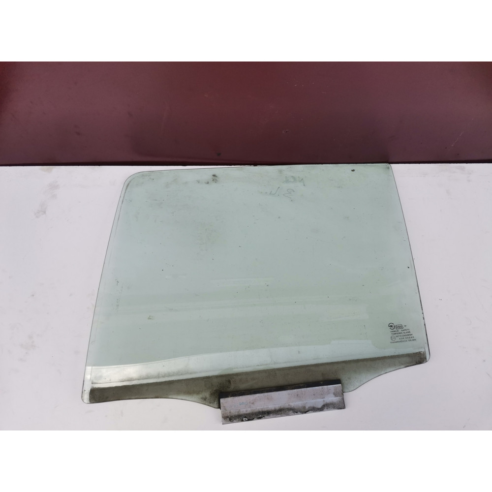 Стекло двери задней левой Daewoo Nexia(Деу Нексия),90239829