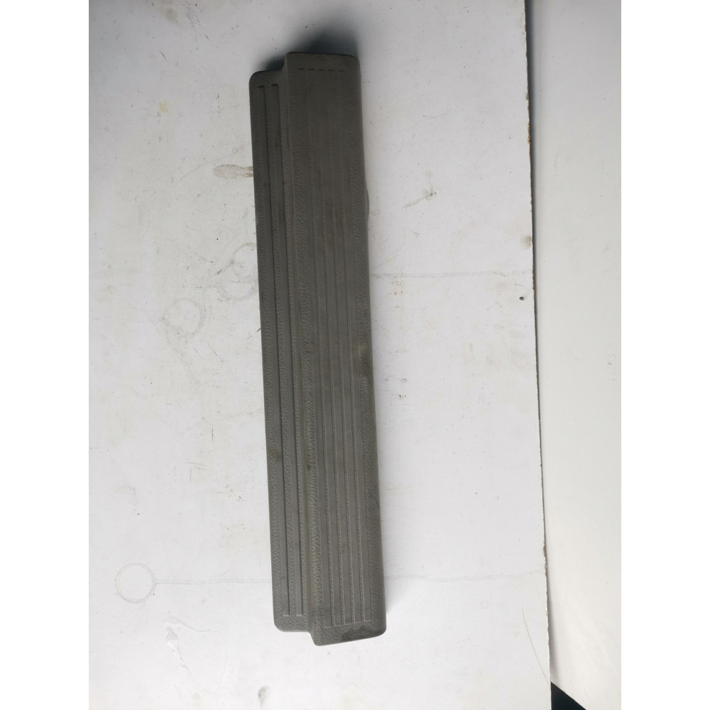 Накладка порога передняя правая Chevrolet Evanda(Шевроле Еванда)96327521