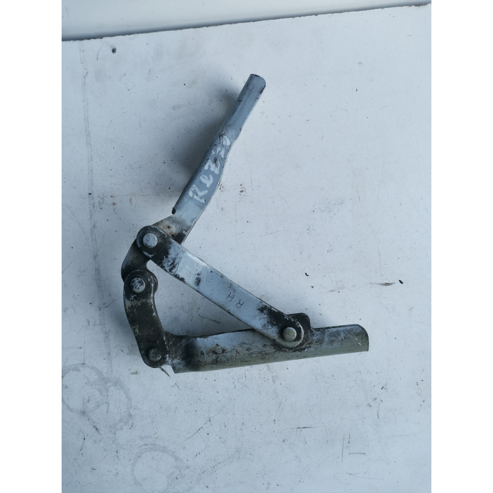 Петля капота правая Chevrolet Tacuma(Шевроле Такума),96288701