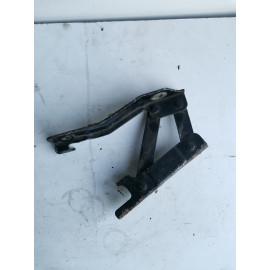 Петля капота правая Daewoo Leganza(Деу Леганза),96205519