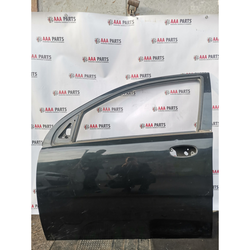 Двері передні ліві Chevrolet Aveo (Шевроле Авео) T200, 96601636