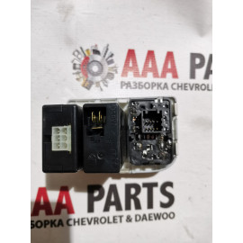 Блок управления зеркалами с кнопкой складывания Chevrolet Evanda(Шевроле Еванда), 96330100
