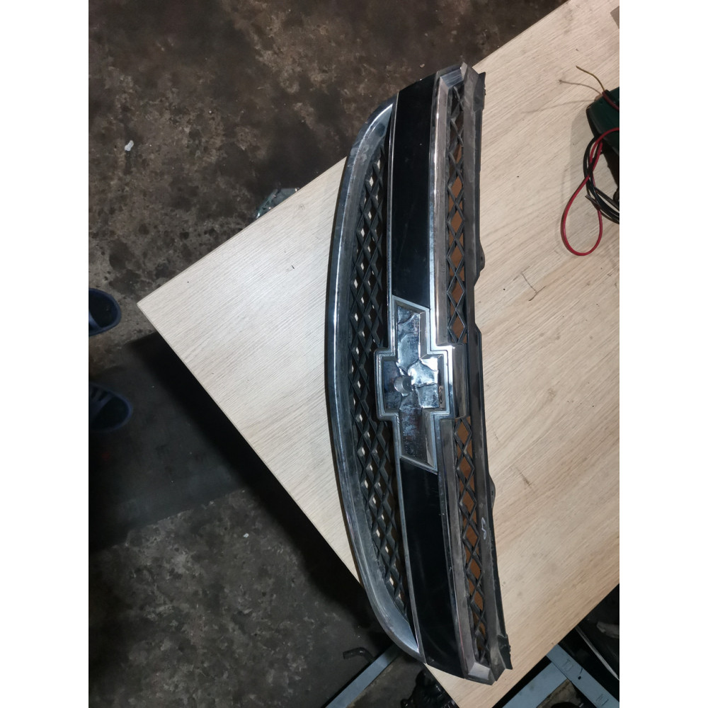 Решітка радіатора Chevrolet Epica (Шевроле Епіка) , 96633843